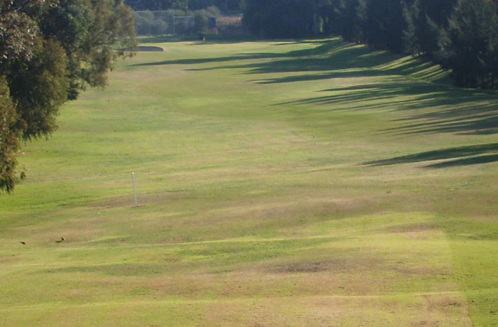 1st Hole – Par 4 (287 metres)